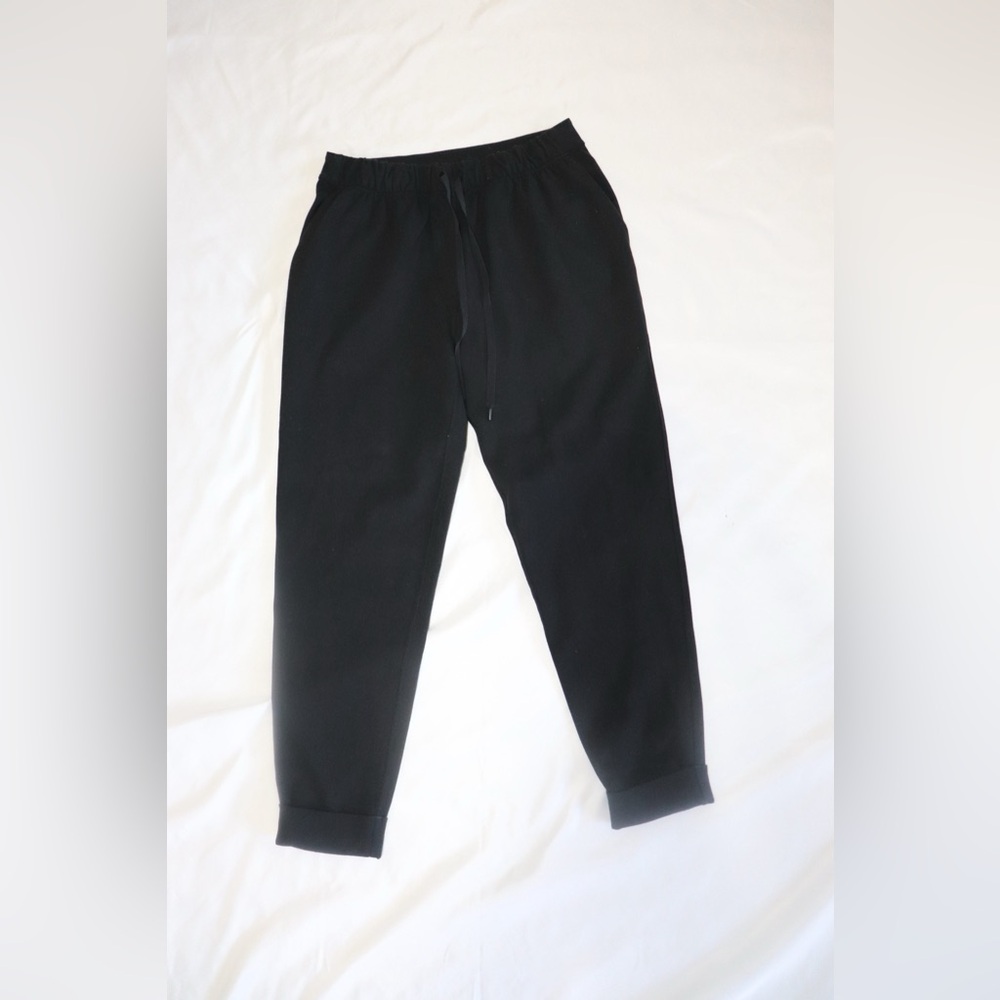 Lululemon Women’s Black Jogger Pants Cuff Ankle